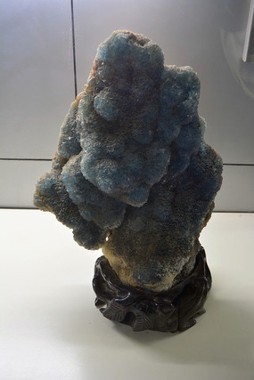 ǳ��ɫөʯ����