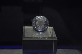 ��ʯĪ�Զ����