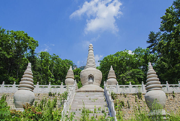 ǧɽ�����·�������Ⱥ�ľ�