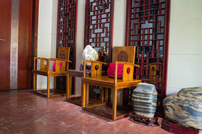 ̫ʦ�κ�ʯ�ڼ�