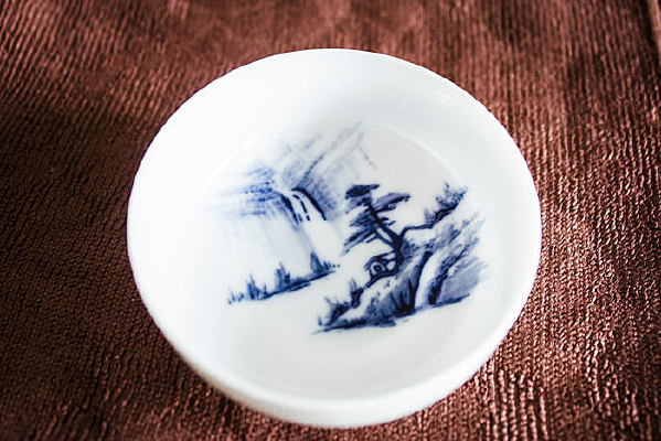 ��ɫɽˮ���豭