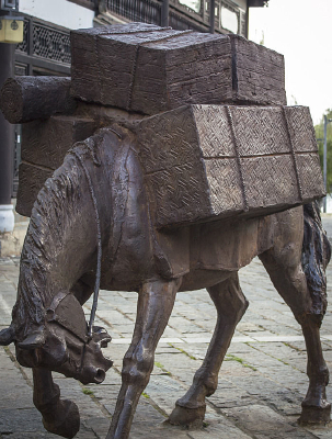 �������ӵ�ͭ����