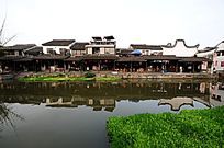 곤