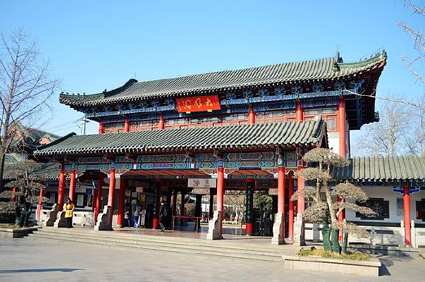 ����������