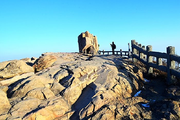 ̩ɽС����հ³̨