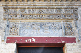 ����ש��