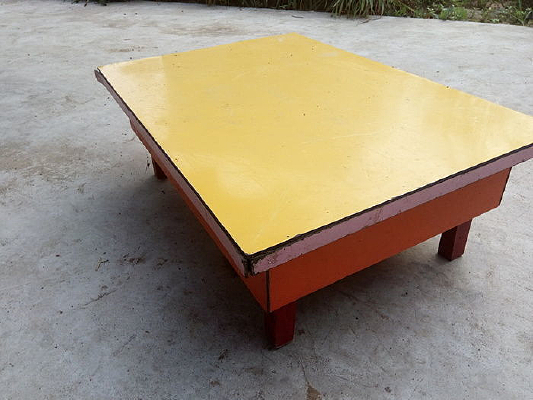 ��ɫ����