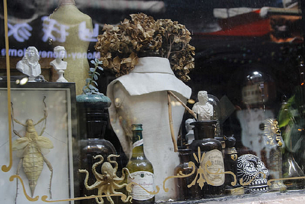 �������