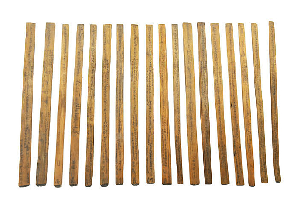 �������