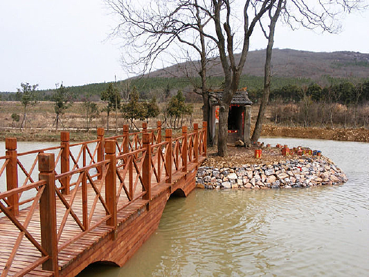 ���е�������