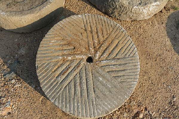 ����ʯĥ��