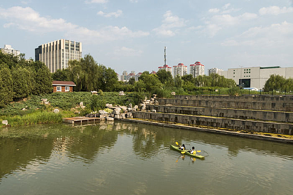 ˫������Զ��