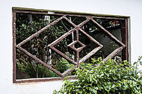 δ