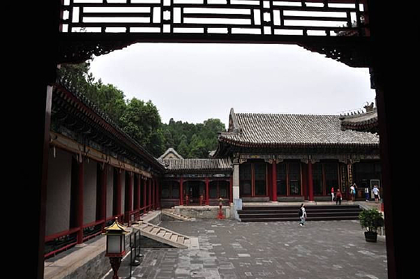 �ú�԰����