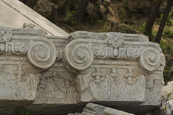 ����Բ��԰�����м�ͼ��