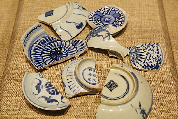 ����˺ӳ�����Ƭ