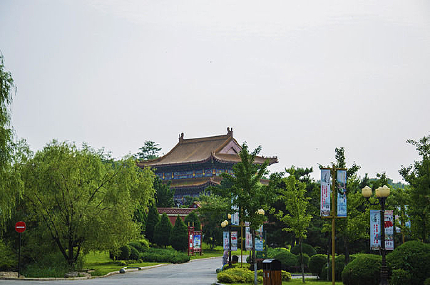 ��ɽ����½������·