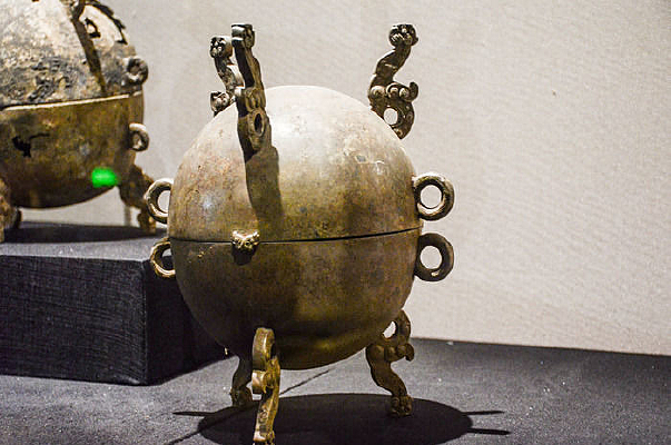 ���ݻ�ɽս������ͭ��