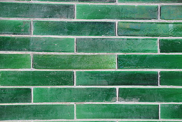 ��ɫ��������ǽ��