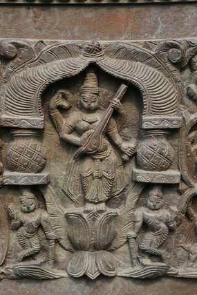 ʯ�������ڽ�