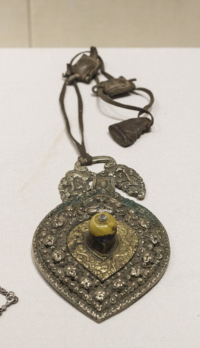 ��������