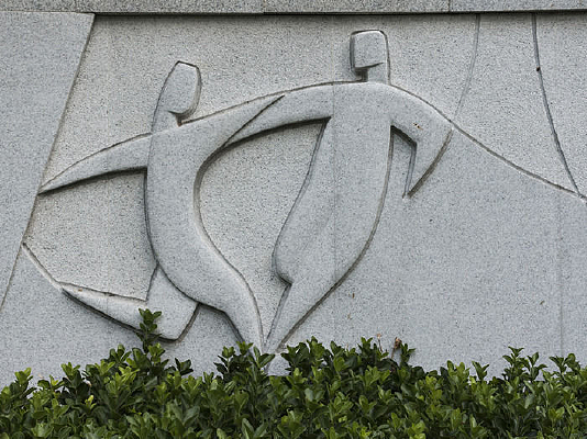 �������