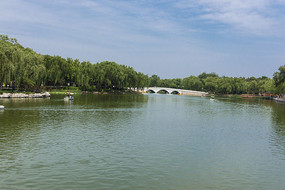 Զ������