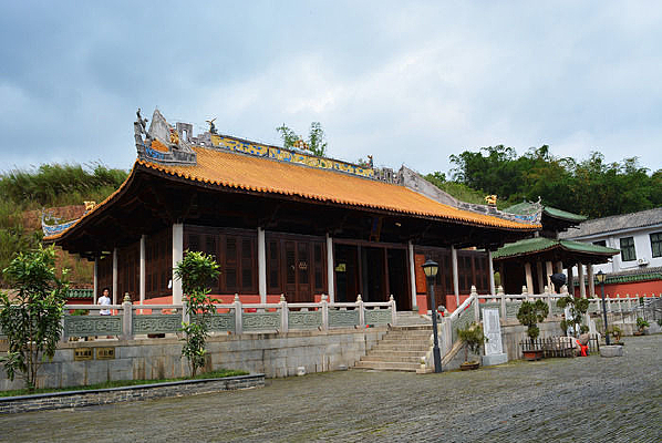 ���߽���