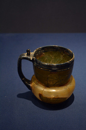 �ɴ����ѻ�ɫ������