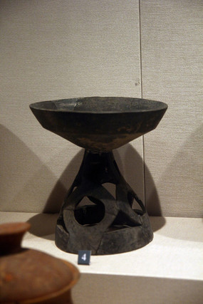 大汶口文化灰陶豆