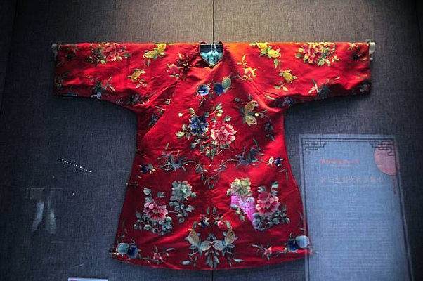 �����е��帻��������Ů��