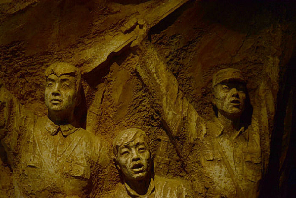 ����������