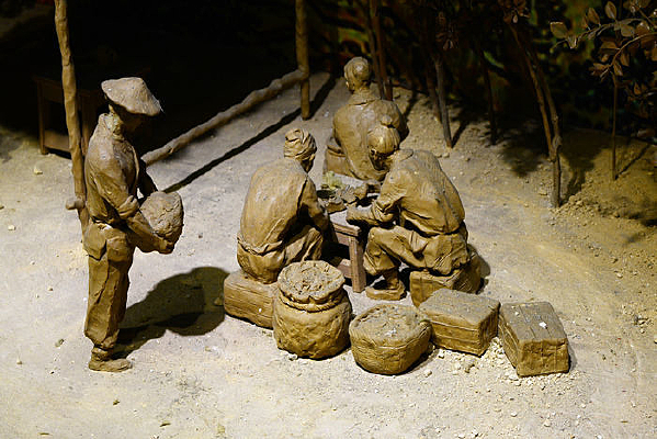 ��������