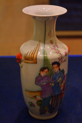 ����ϷӤͼ�۲�˫��ƿ