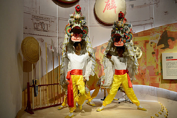 ��ʨ����