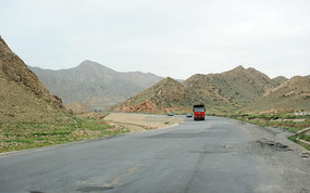 ��������ɽ��·