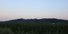 ɽ���ϵĵ����糵