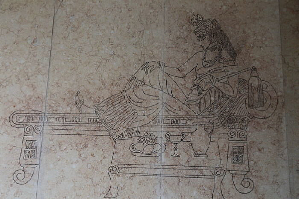 ����Ů��