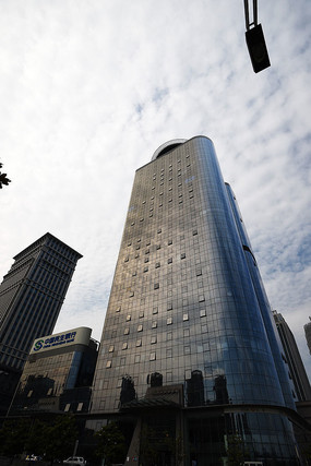 Ϧ���µĶ��и�¥