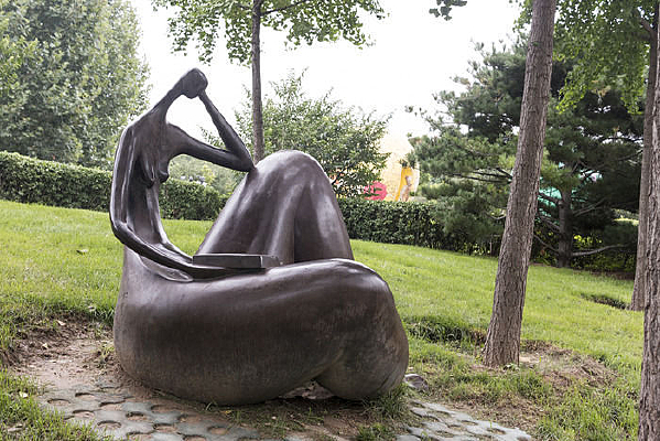 �������