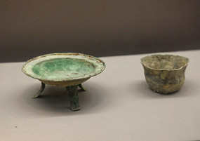 ������ׯ��Ĺ������������