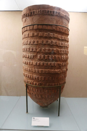 王家嘴出土陶缸
