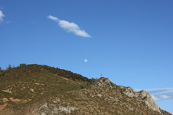 ɽ�±����ز�