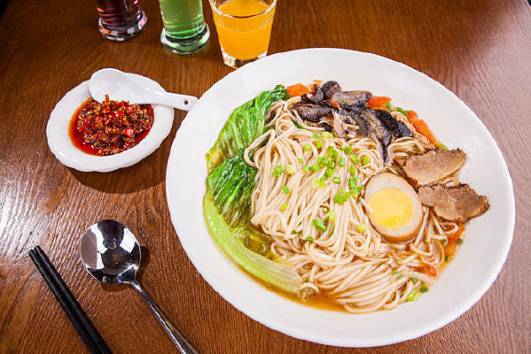 ���˹�����