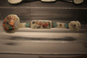 ����Ƕ�������