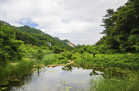 ǧɽ�һ�Ϫ��Ϫˮɽ�����������