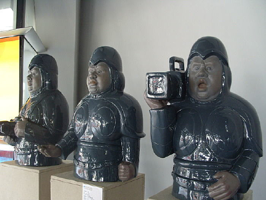 ��������