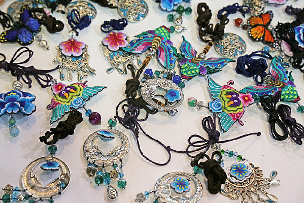 �������