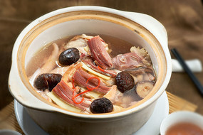 ����̼����