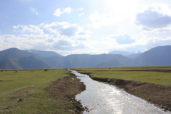 ��ԭ�Ͽ���ĺӵ�